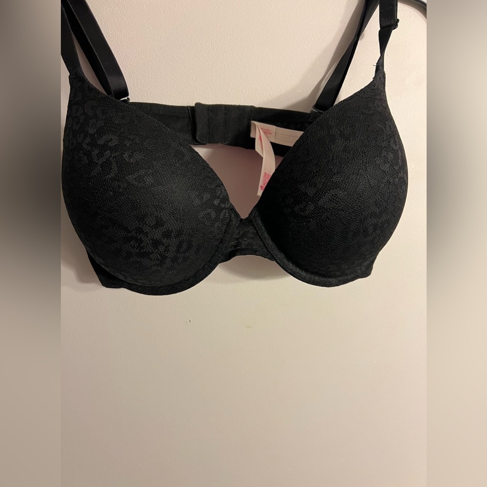 Victoria’s Secret black push up bra